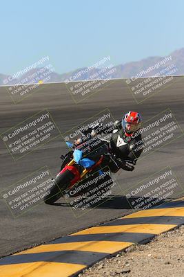 media/Nov-06-2023-Moto Forza (Mon) [[ce023d0744]]/4-Beginner Group/Session 2 (Bowl Tight Speed)/